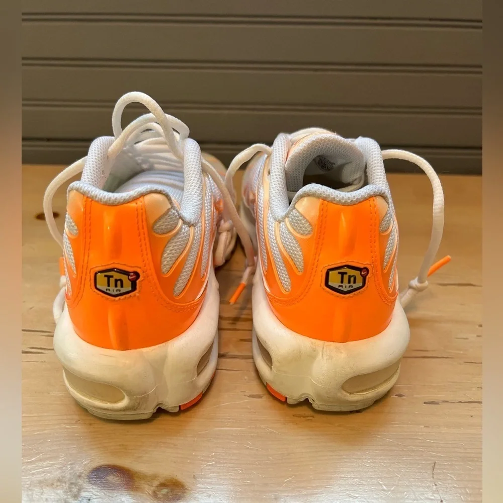 Nike Air Max Plus TN White Orange Shoes DM3033-100 Women’s Size 7
